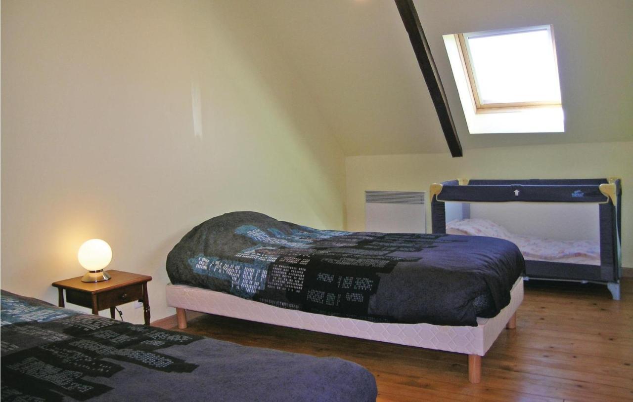 Amazing Apartment In Roz-Landrieux With Kitchen Bagian luar foto
