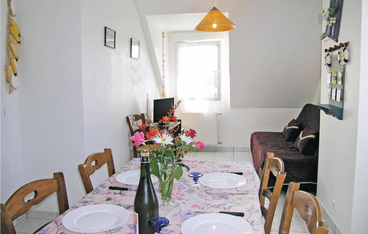 Amazing Apartment In Roz-Landrieux With Kitchen Bagian luar foto