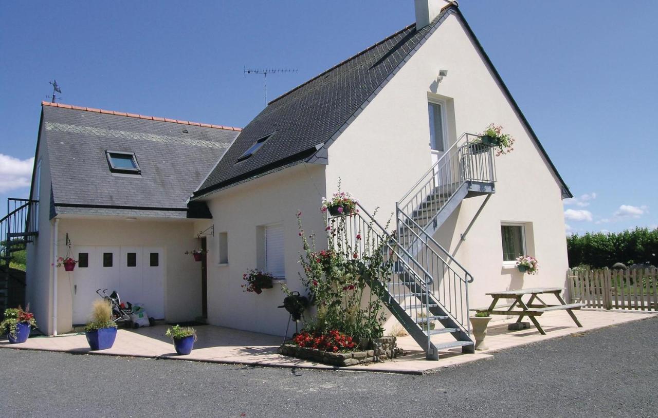 Amazing Apartment In Roz-Landrieux With Kitchen Bagian luar foto