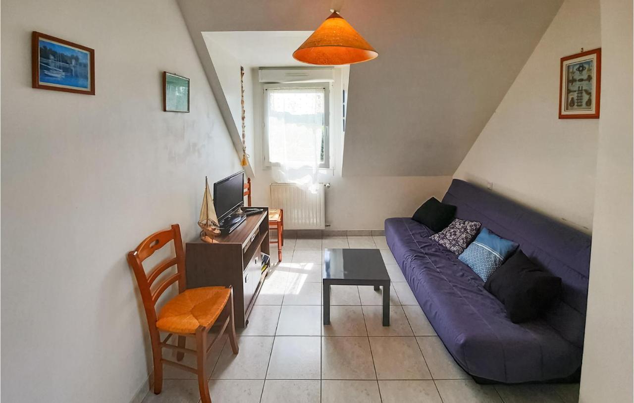 Amazing Apartment In Roz-Landrieux With Kitchen Bagian luar foto