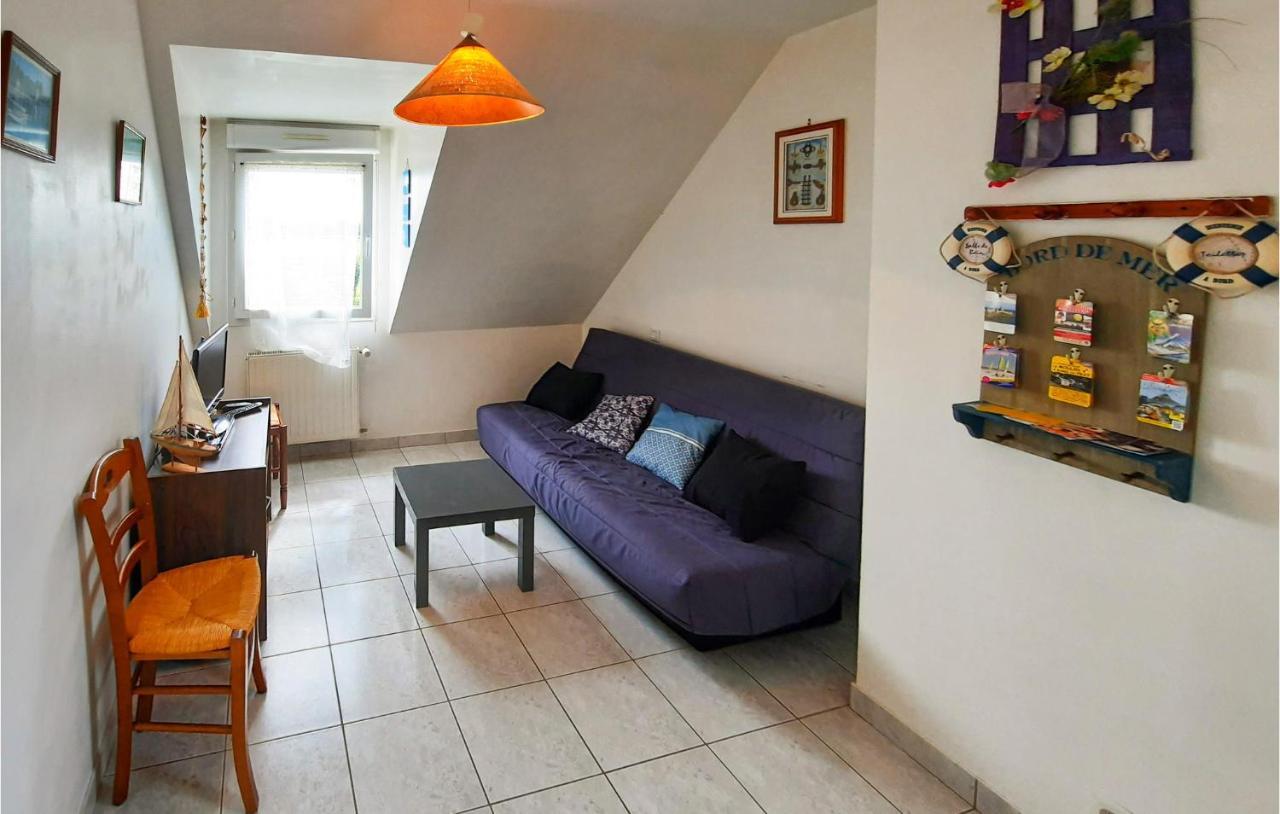 Amazing Apartment In Roz-Landrieux With Kitchen Bagian luar foto